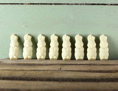 Cheeky White Chocolate Bunnies, Organic, Montezuma (90g)
