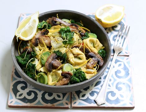 Tortelloni with Garlicky Greens