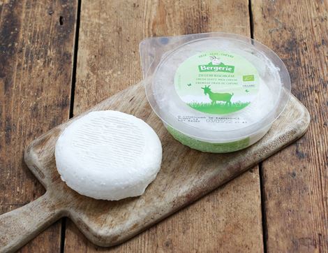 petit chevre bergerie