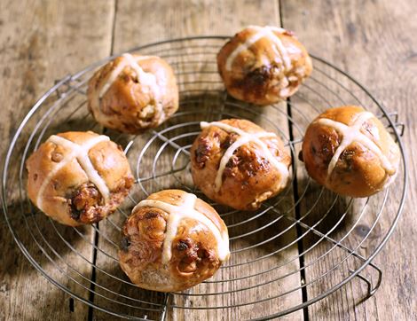Mini Date & Walnut Hot Cross Buns, Organic, Authentic Bread Co. (pack of 6)