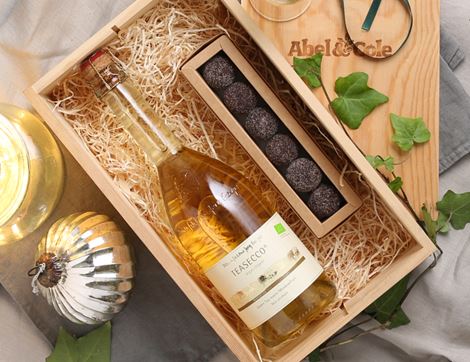 the teasecco and truffles christmas gift box