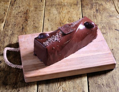 organic chocolate genache and orange curd cake daylesford