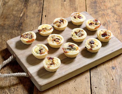 Mini Stilton, Walnut & Cranberry Tarts, Organic, Famous Hedgehog Bakery (240g, pack of 12)